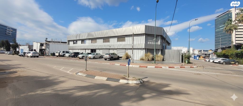 מבני תעשיה, אזור תעשיה נווה נאמן, הוד השרון