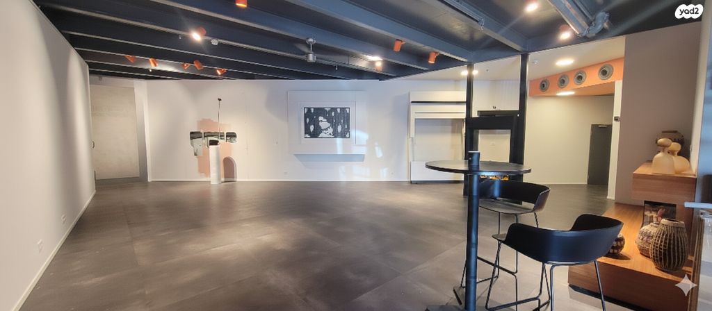 מבני תעשיה, אזור תעשיה נווה נאמן, הוד השרון