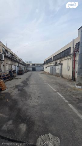 מחסנים, החופר, אזור תעשיה ג, חולון