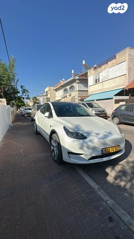 מודעת רכב טסלה מודל Y