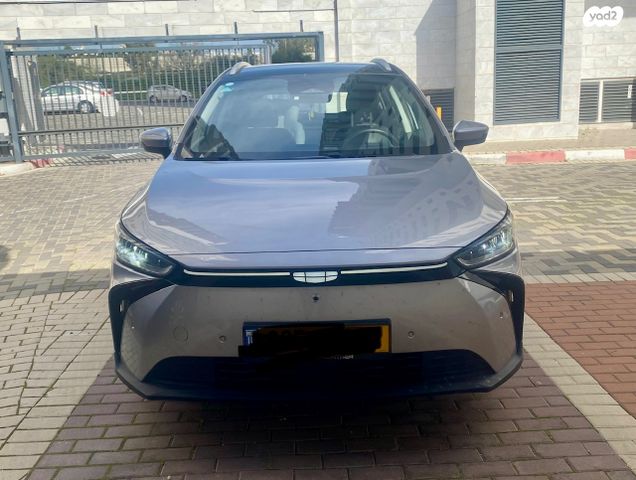 מודעת רכב ג׳ילי Geometry C