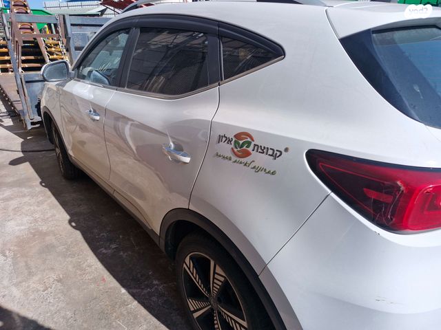 מודעת רכב אם ג'י ZS