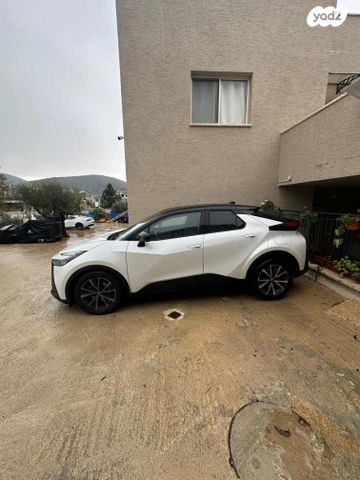 מודעת רכב טויוטה C-HR