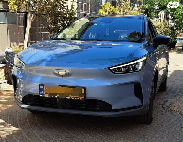 מודעת רכב ג׳ילי Geometry C