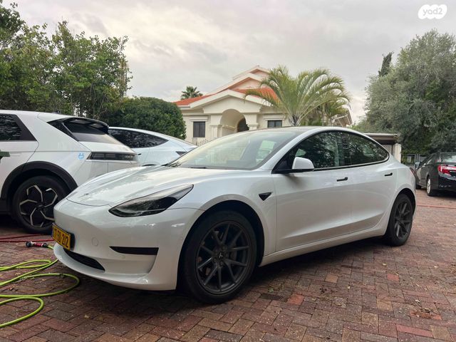 מודעת רכב טסלה מודל 3