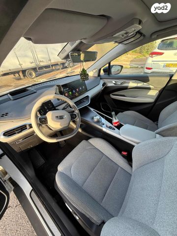 מודעת רכב ג׳ילי Geometry C