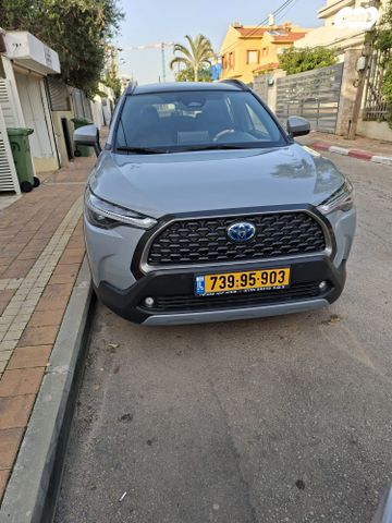 מודעת רכב טויוטה קורולה קרוס