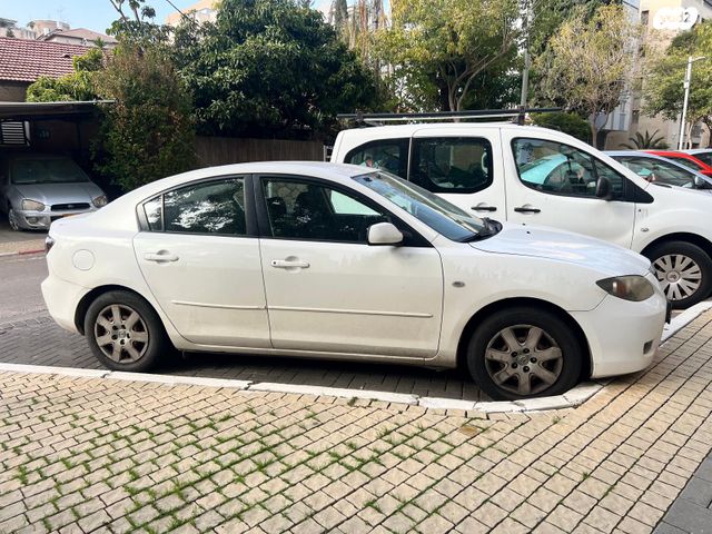 מודעת רכב מאזדה 3