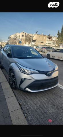 מודעת רכב טויוטה C-HR
