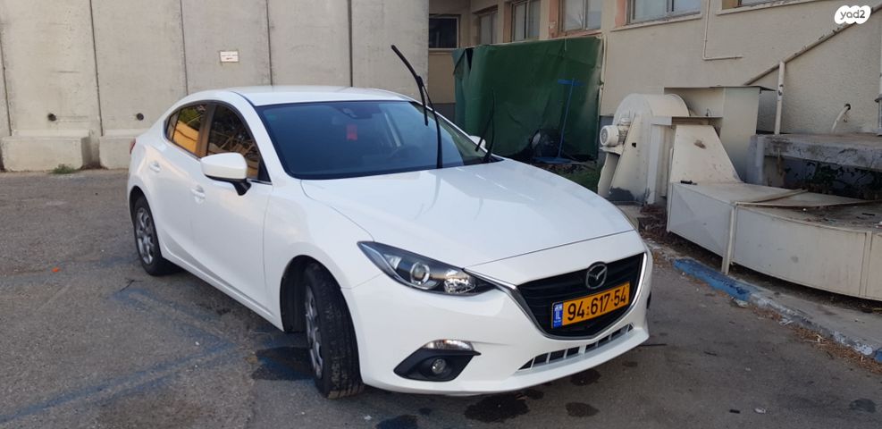 מודעת רכב מאזדה 3
