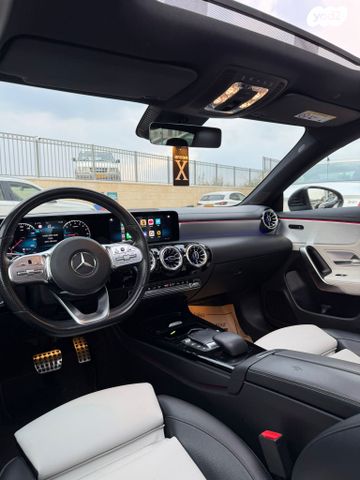 מודעת רכב מרצדס-בנץ CLA