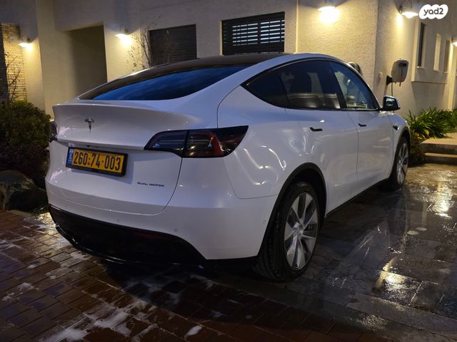 מודעת רכב טסלה מודל Y