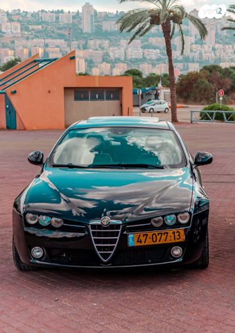 מודעת רכב אלפא רומיאו 159