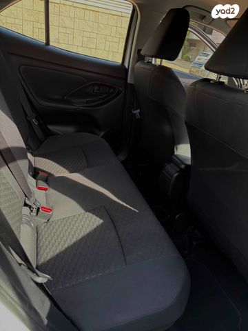 מודעת רכב טויוטה יאריס קרוס