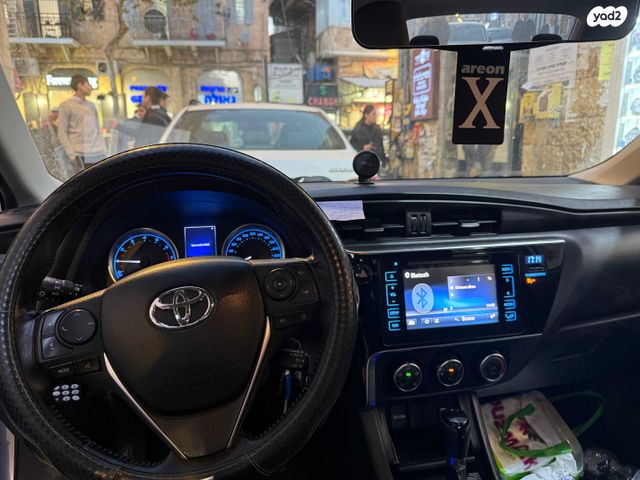 מודעת רכב טויוטה קורולה