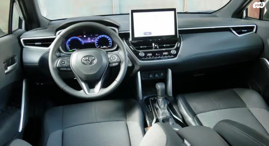 מודעת רכב טויוטה קורולה קרוס