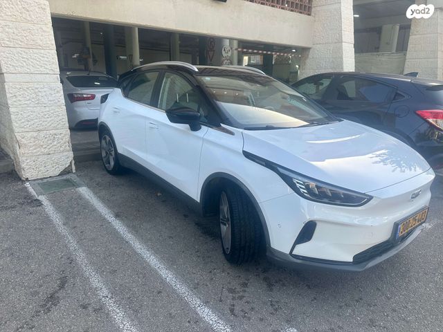 מודעת רכב ג׳ילי Geometry C