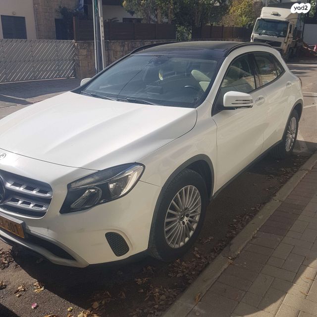 מודעת רכב מרצדס-בנץ CLA