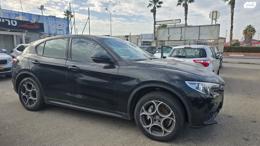 מודעת רכב אלפא רומיאו סטלביו