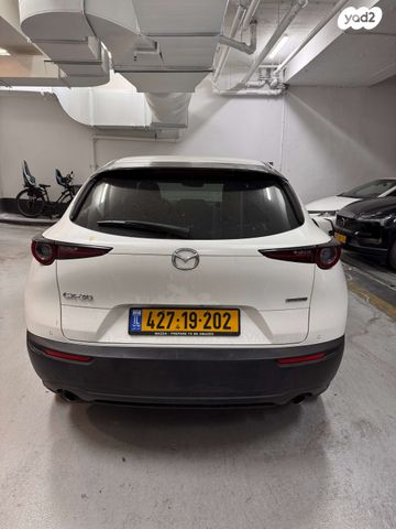 מודעת רכב מאזדה CX-30