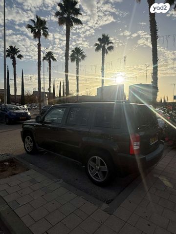 מודעת רכב ג'יפ פטריוט