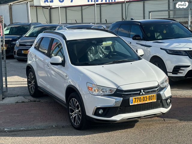 מודעת רכב מיצובישי ASX