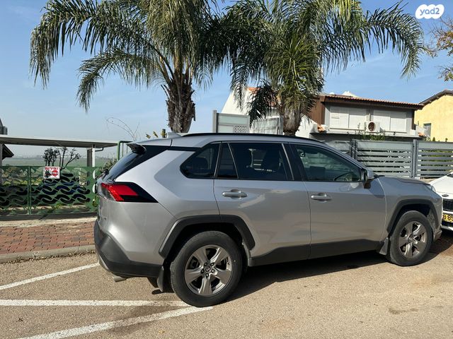 מודעת רכב טויוטה RAV4