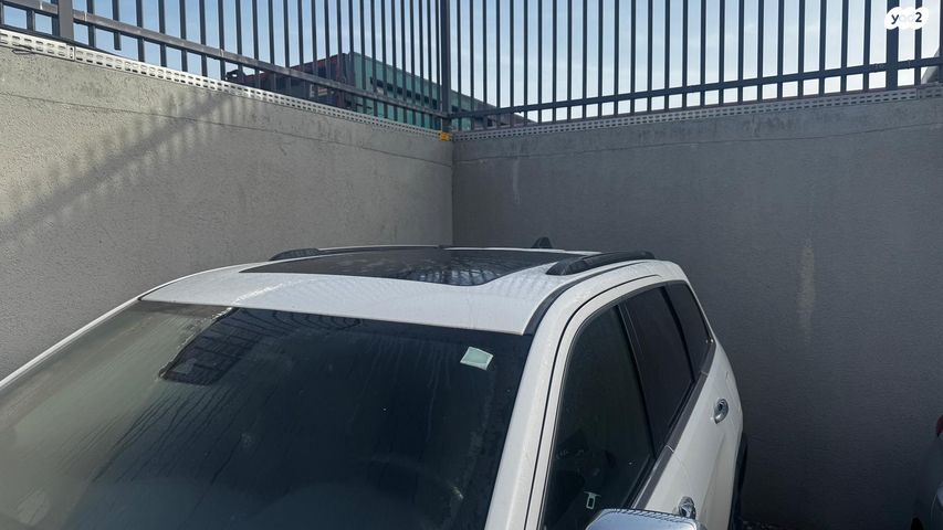 מודעת רכב ג'יפ גרנד צ'ירוקי