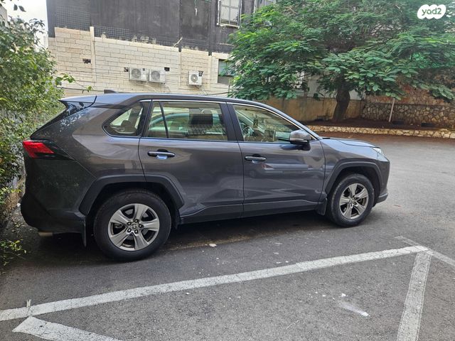 מודעת רכב טויוטה RAV4