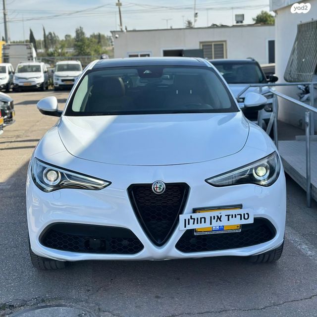 מודעת רכב אלפא רומיאו סטלביו