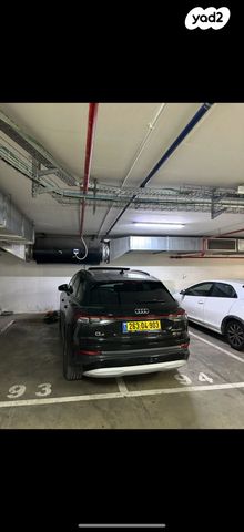 מודעת רכב אאודי Q4 e-tron