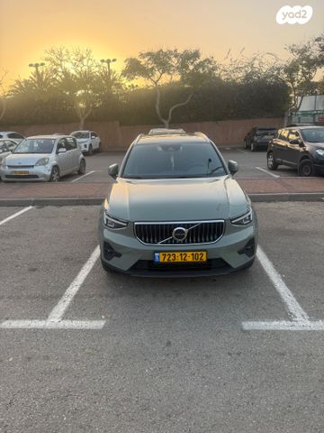 מודעת רכב וולוו XC40