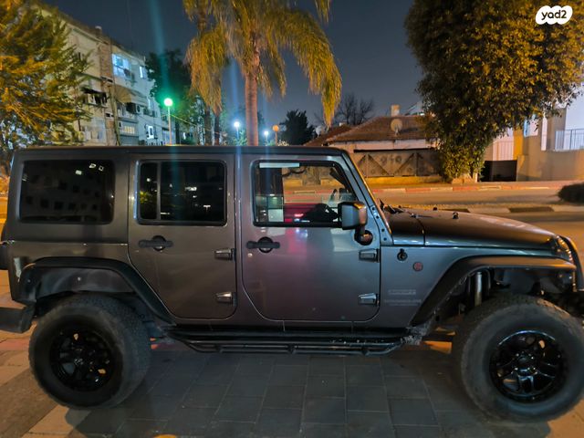 מודעת רכב ג'יפ רנגלר