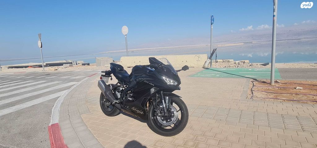 מודעת רכב קאוואסאקי ZX4R
