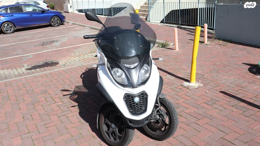 מודעת רכב פיאג'ו MP3 500