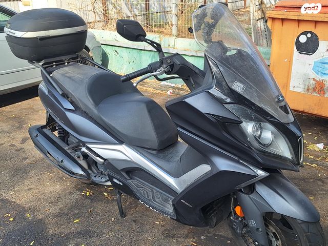 מודעת רכב קימקו דאון-טאון 350