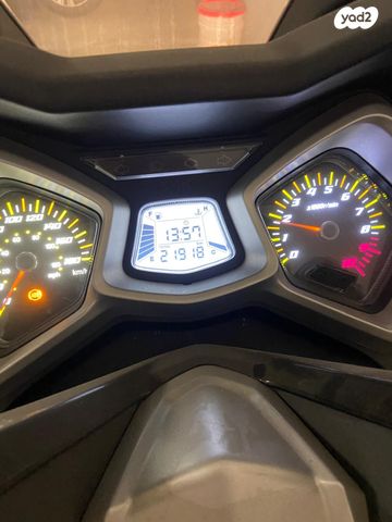 מודעת רכב סאן יאנג קרוזים 300