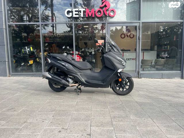 מודעת רכב סאן יאנג ג'וי-מקס Z-300