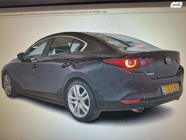 מודעת רכב מאזדה 3