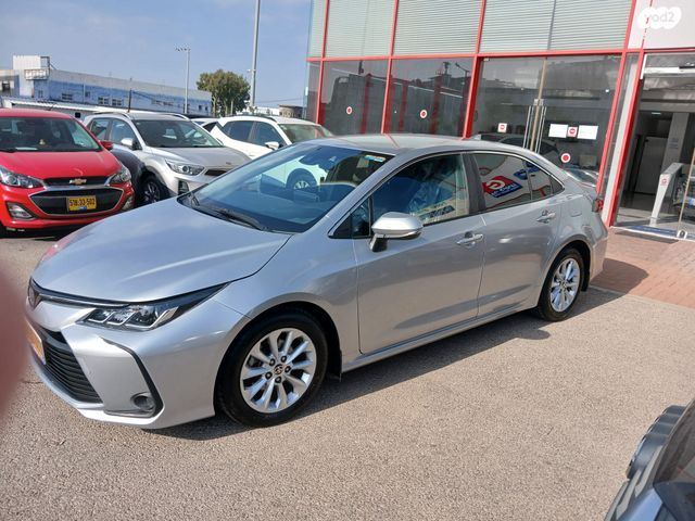 מודעת רכב טויוטה קורולה 2