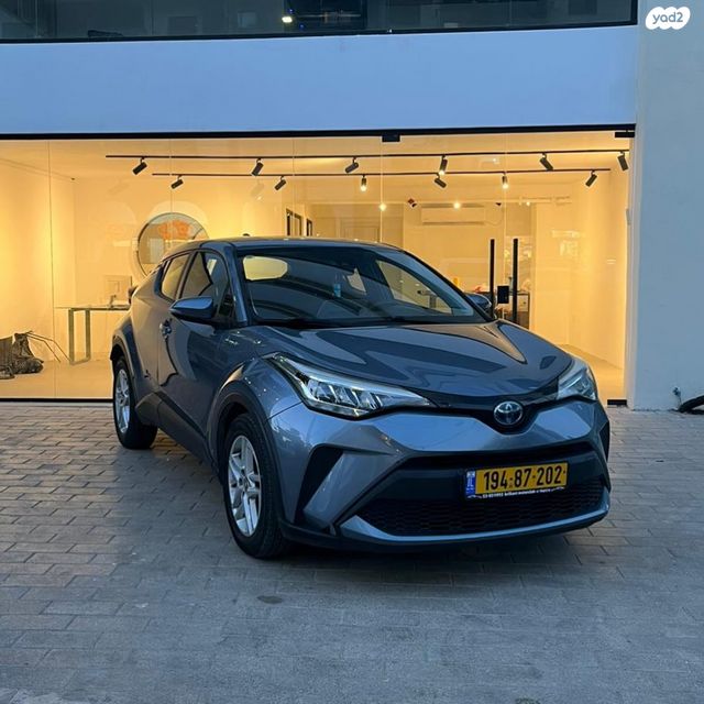 מודעת רכב טויוטה C-HR