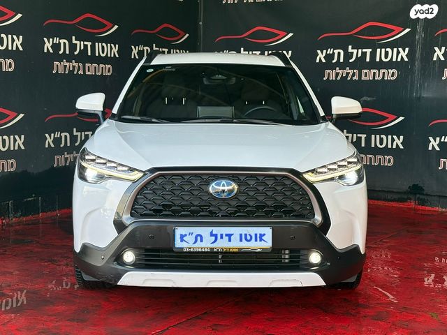 מודעת רכב טויוטה קורולה קרוס