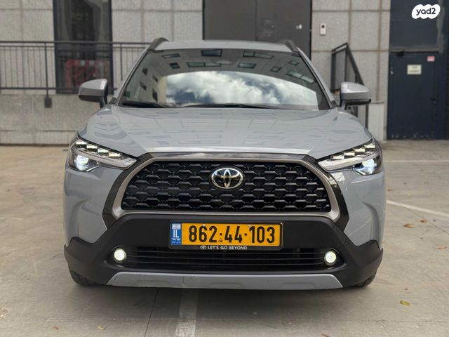 מודעת רכב טויוטה קורולה קרוס