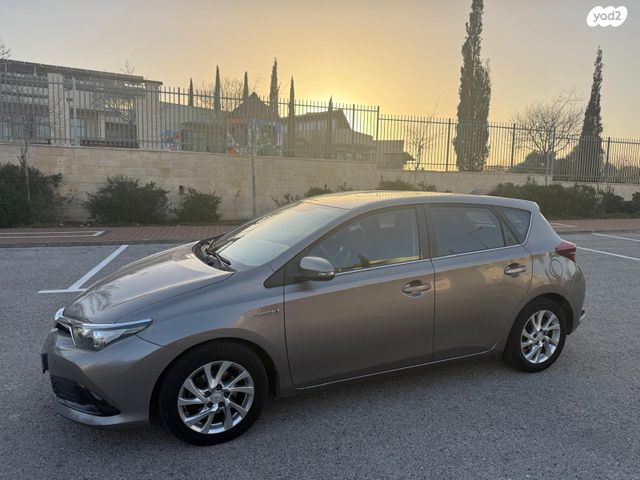 מודעת רכב טויוטה אוריס