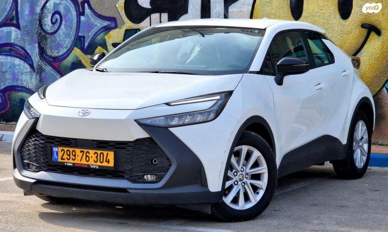 מודעת רכב טויוטה C-HR