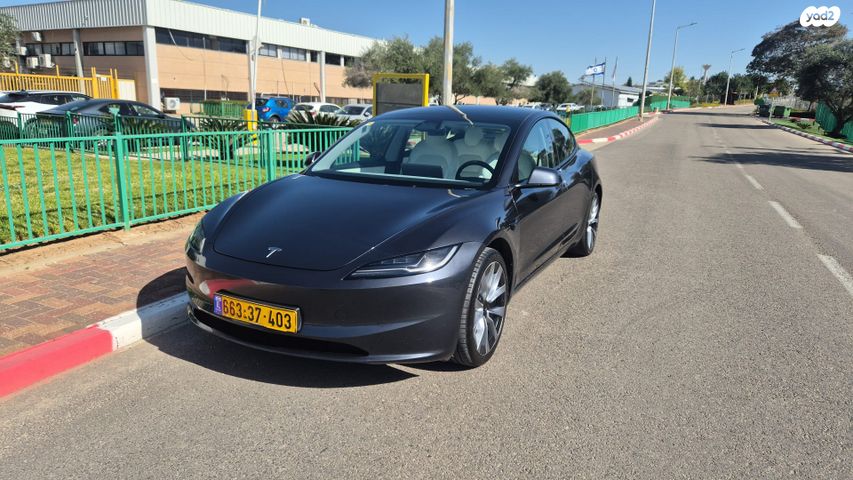 מודעת רכב טסלה מודל 3