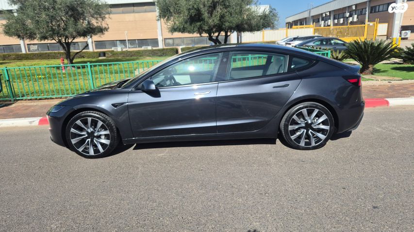מודעת רכב טסלה מודל 3 1