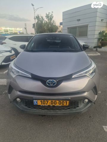 מודעת רכב טויוטה C-HR