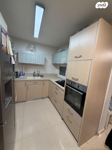 יקותיאל אדם 1