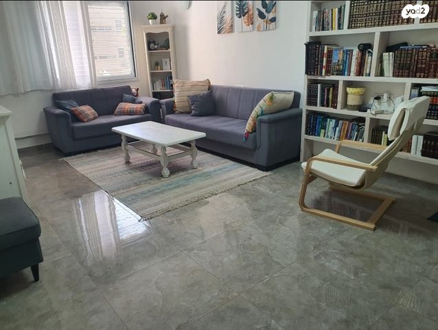 דרך מנחם בגין 35